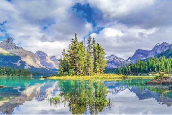 Vancouver Airport Pick-up + Banff-Vancouver  Rocky Mountaineer  + Free Day 7-day Train Tour